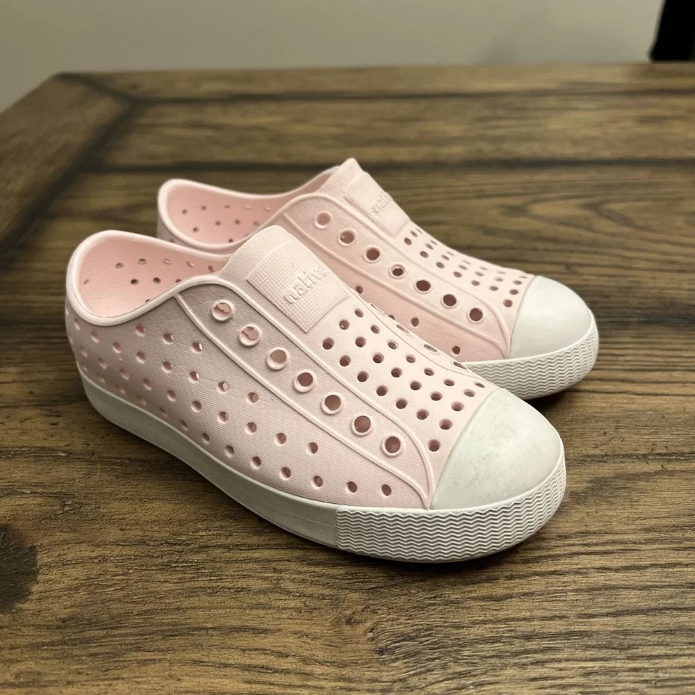 NATIVE  JEFFERSON COMFORT SLIP ON  MILK PINK/ SHELL WHITE SIZE C12